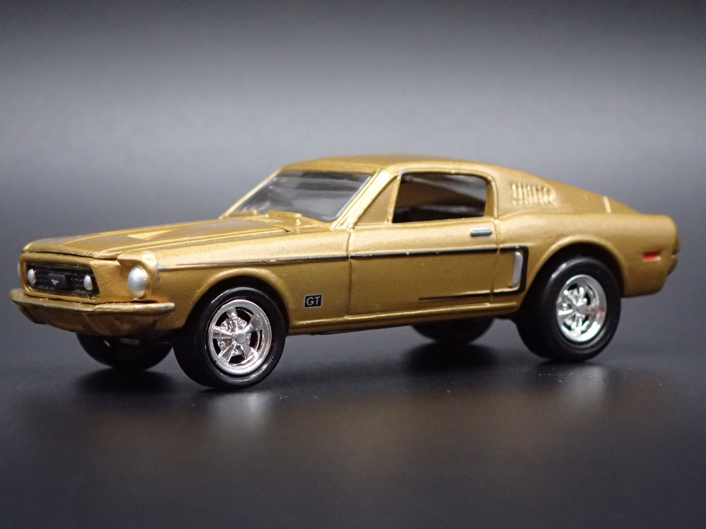 1968 68 FORD MUSTANG GT FASTBACK GOLD 1:64 SCALE DIORAMA DIECAST MODEL CAR