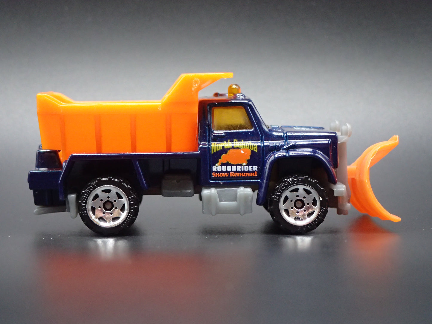 CHEVROLET TRUCK SNOW PLOW ROAD MAINTANCE W HITCH 1:64 MB SCALE DIECAST MODEL CAR