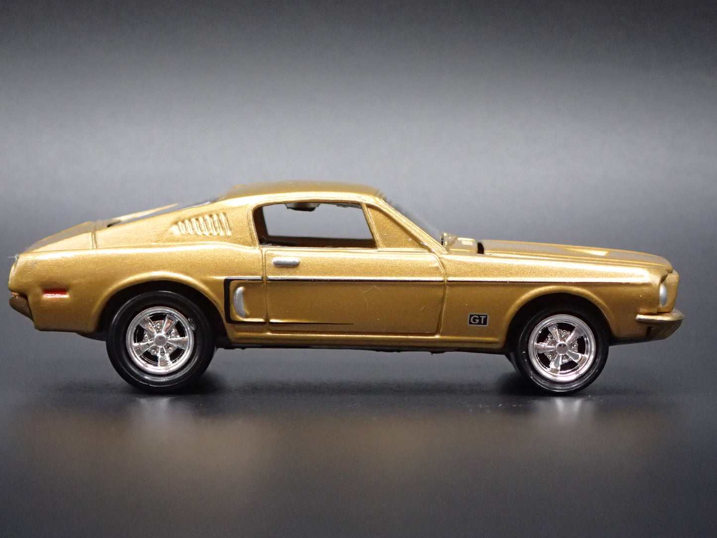 1968 68 FORD MUSTANG GT FASTBACK GOLD 1:64 SCALE DIORAMA DIECAST MODEL CAR