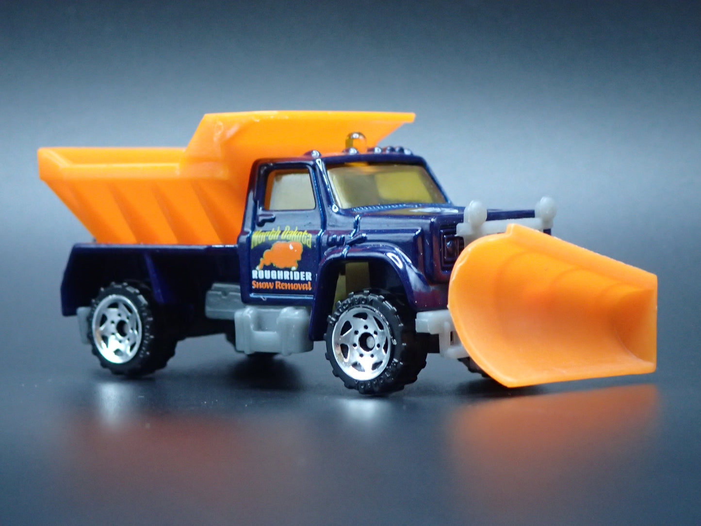 CHEVROLET TRUCK SNOW PLOW ROAD MAINTANCE W HITCH 1:64 MB SCALE DIECAST MODEL CAR