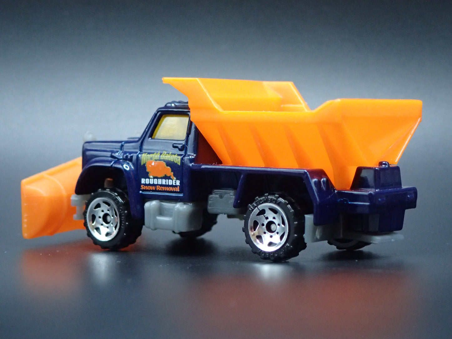 CHEVROLET TRUCK SNOW PLOW ROAD MAINTANCE W HITCH 1:64 MB SCALE DIECAST MODEL CAR