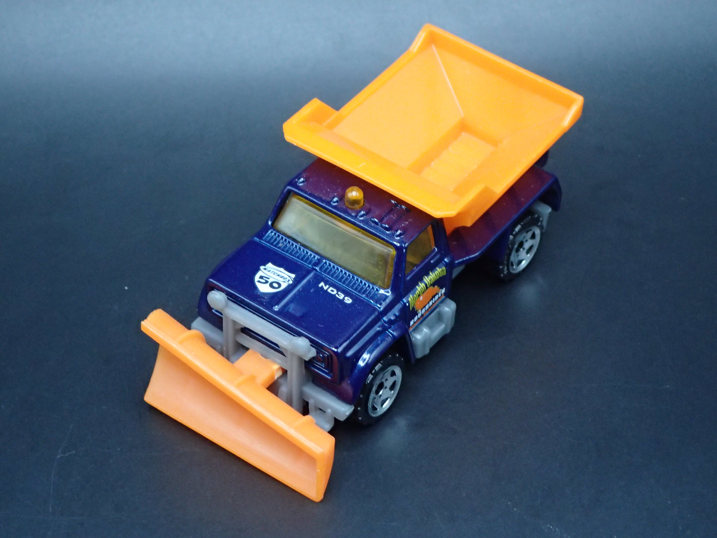 CHEVROLET TRUCK SNOW PLOW ROAD MAINTANCE W HITCH 1:64 MB SCALE DIECAST MODEL CAR