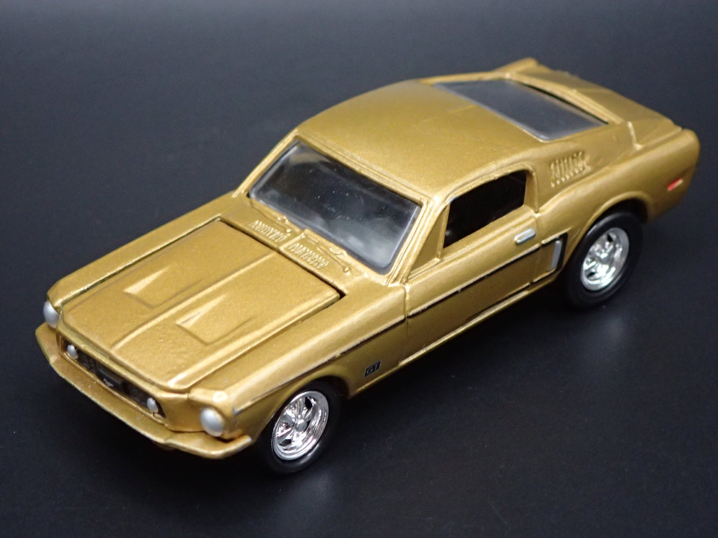 1968 68 FORD MUSTANG GT FASTBACK GOLD 1:64 SCALE DIORAMA DIECAST MODEL CAR