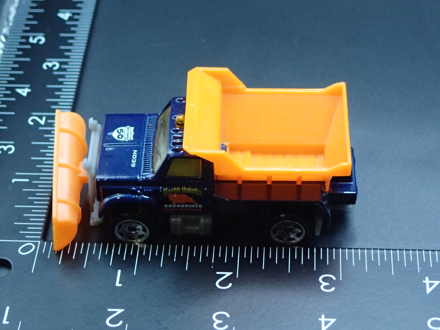 CHEVROLET TRUCK SNOW PLOW ROAD MAINTANCE W HITCH 1:64 MB SCALE DIECAST MODEL CAR