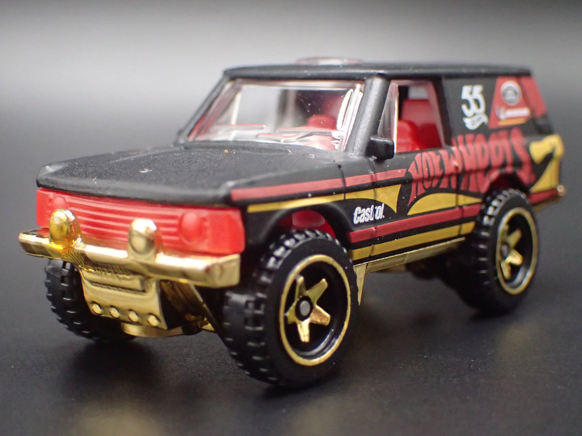 RANGE ROVER CLASSIC BAJA RACE 1/64 SCALE COLLECTIBLE DIORAMA DIECAST MODEL CAR