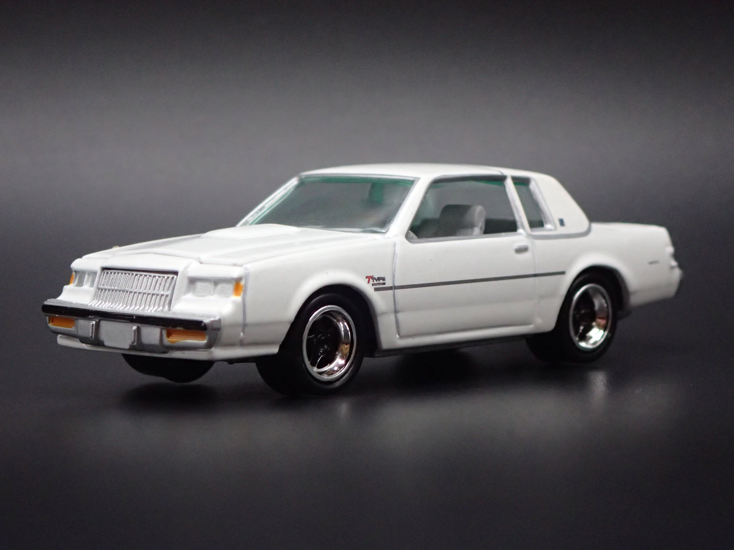 1987 87 BUICK REGAL G BODY 1:64 SCALE COLLECTIBLE DIORAMA DIECAST MODEL CAR