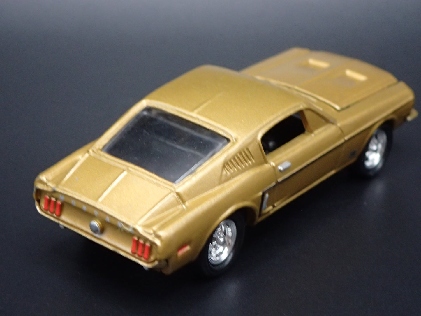 1968 68 FORD MUSTANG GT FASTBACK GOLD 1:64 SCALE DIORAMA DIECAST MODEL CAR