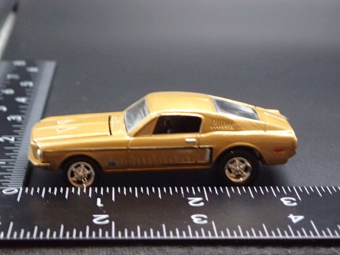 1968 68 FORD MUSTANG GT FASTBACK GOLD 1:64 SCALE DIORAMA DIECAST MODEL CAR