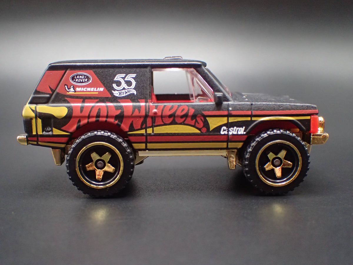 RANGE ROVER CLASSIC BAJA RACE 1/64 SCALE COLLECTIBLE DIORAMA DIECAST MODEL CAR
