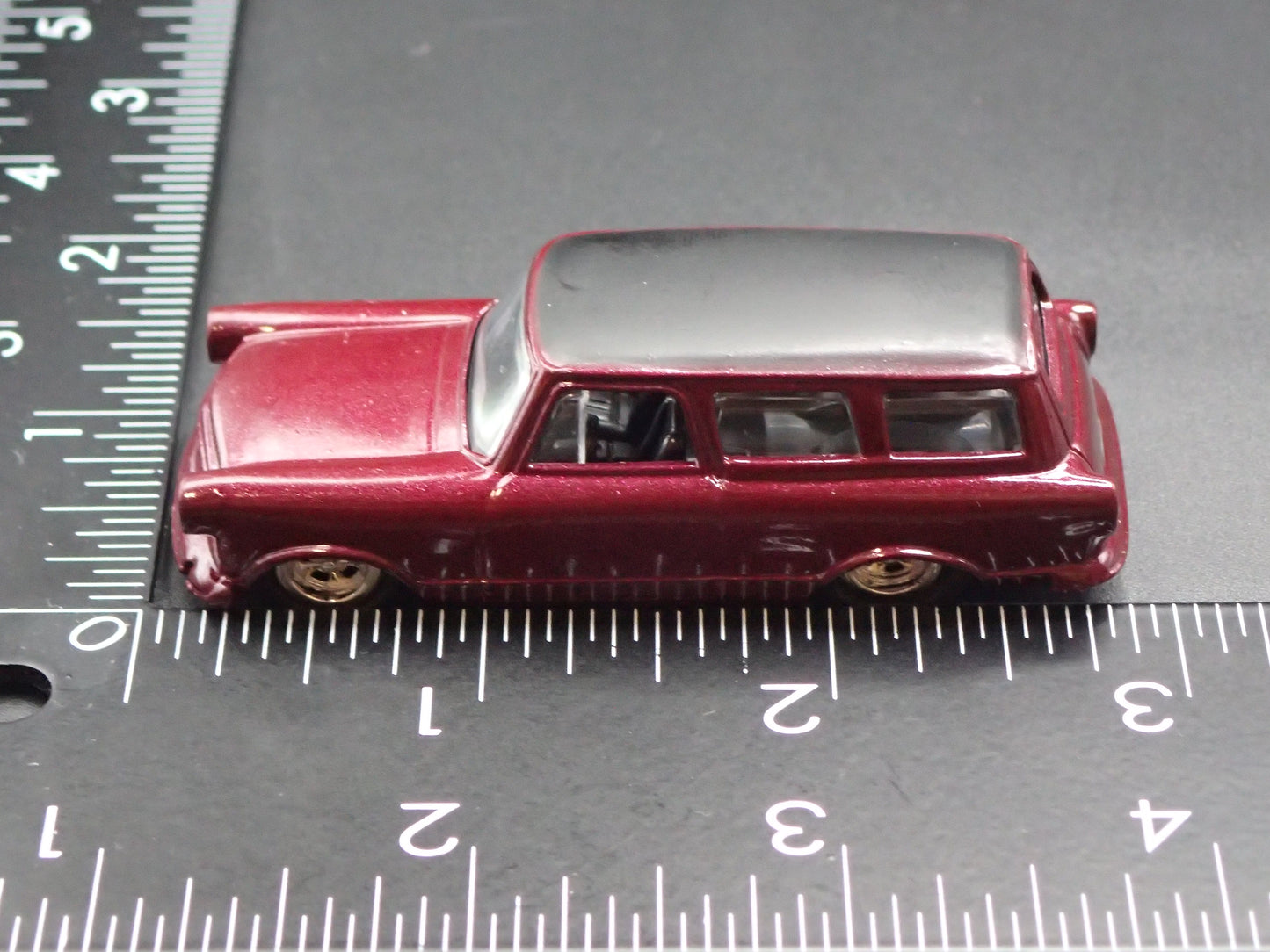 1959 59 AMC RAMBLER WAGON BURGUNDY 1/64 SCALE COLLECTIBLE DIORAMA DIECAST MODEL CAR