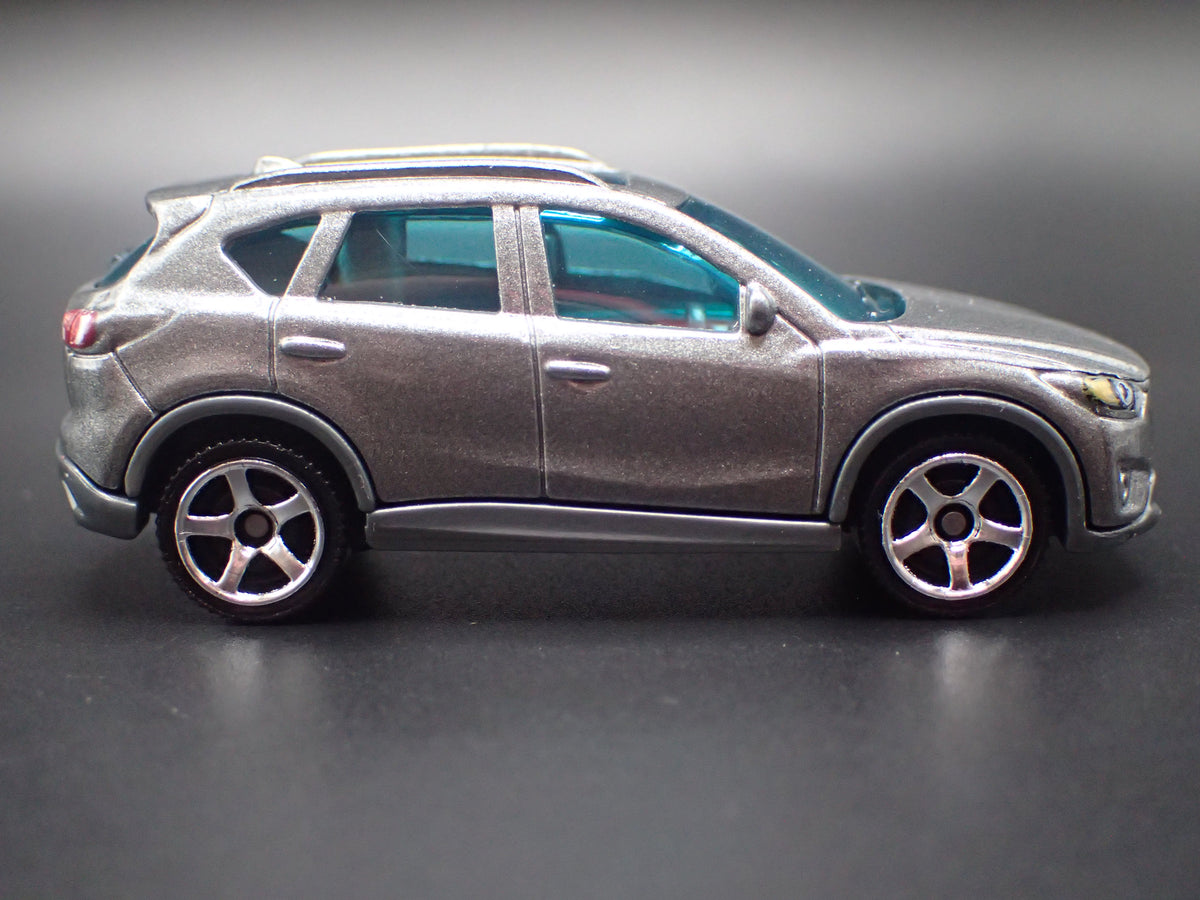 2013 - 2016 MAZDA CX5 SUV GRAY 1:64 SCALE COLLECTIBLE DIORAMA DIECAST MODEL CAR