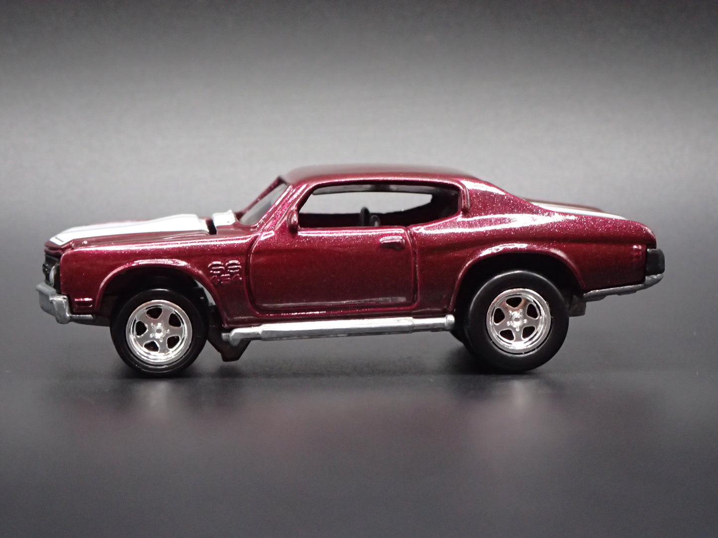 1970 70 CHEVY CHEVROLET CHEVELLE SS RARE 1:64 SCALE DIORAMA DIECAST MODEL CAR
