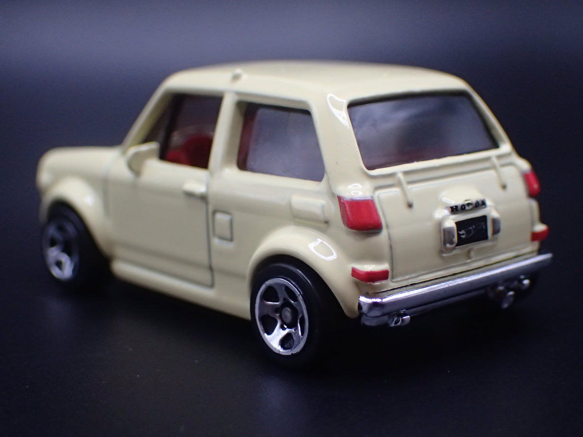 1973-1978 HONDA CIVIC CUSTOM CREAM 1:64 SCALE COLLECTIBLE DIECAST MODEL CAR