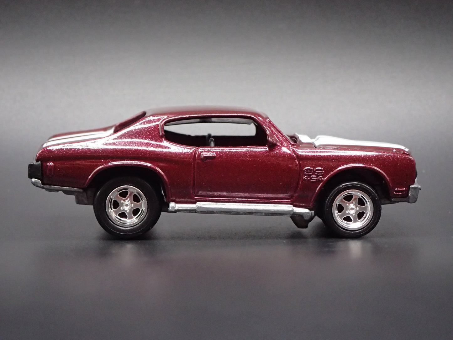 1970 70 CHEVY CHEVROLET CHEVELLE SS RARE 1:64 SCALE DIORAMA DIECAST MODEL CAR