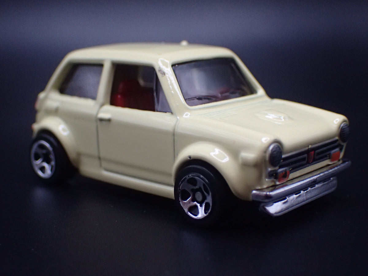 1973-1978 HONDA CIVIC CUSTOM CREAM 1:64 SCALE COLLECTIBLE DIECAST MODEL CAR