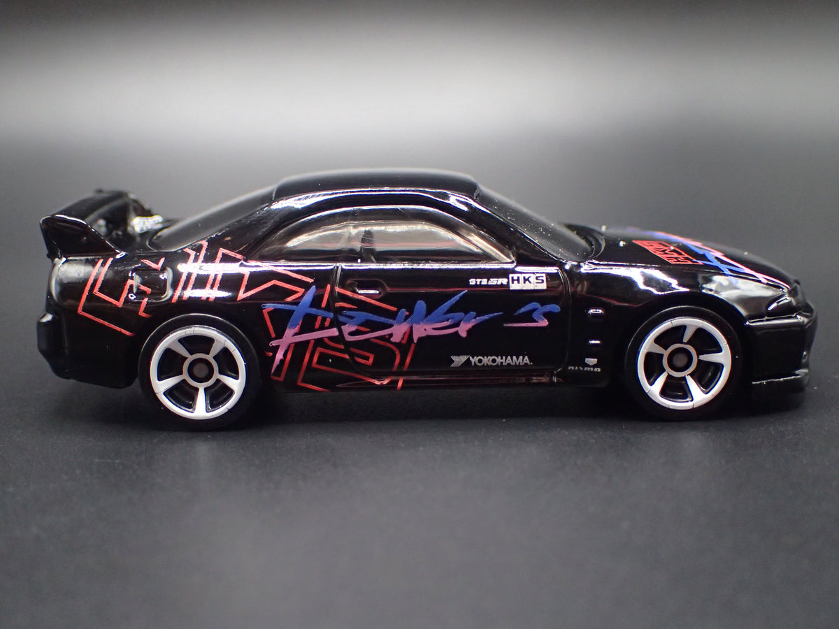 1993-1998 NISSAN SKYLINE GTR R33 BLACK 1:64 SCALE COLLECTIBLE DIECAST MODEL CAR
