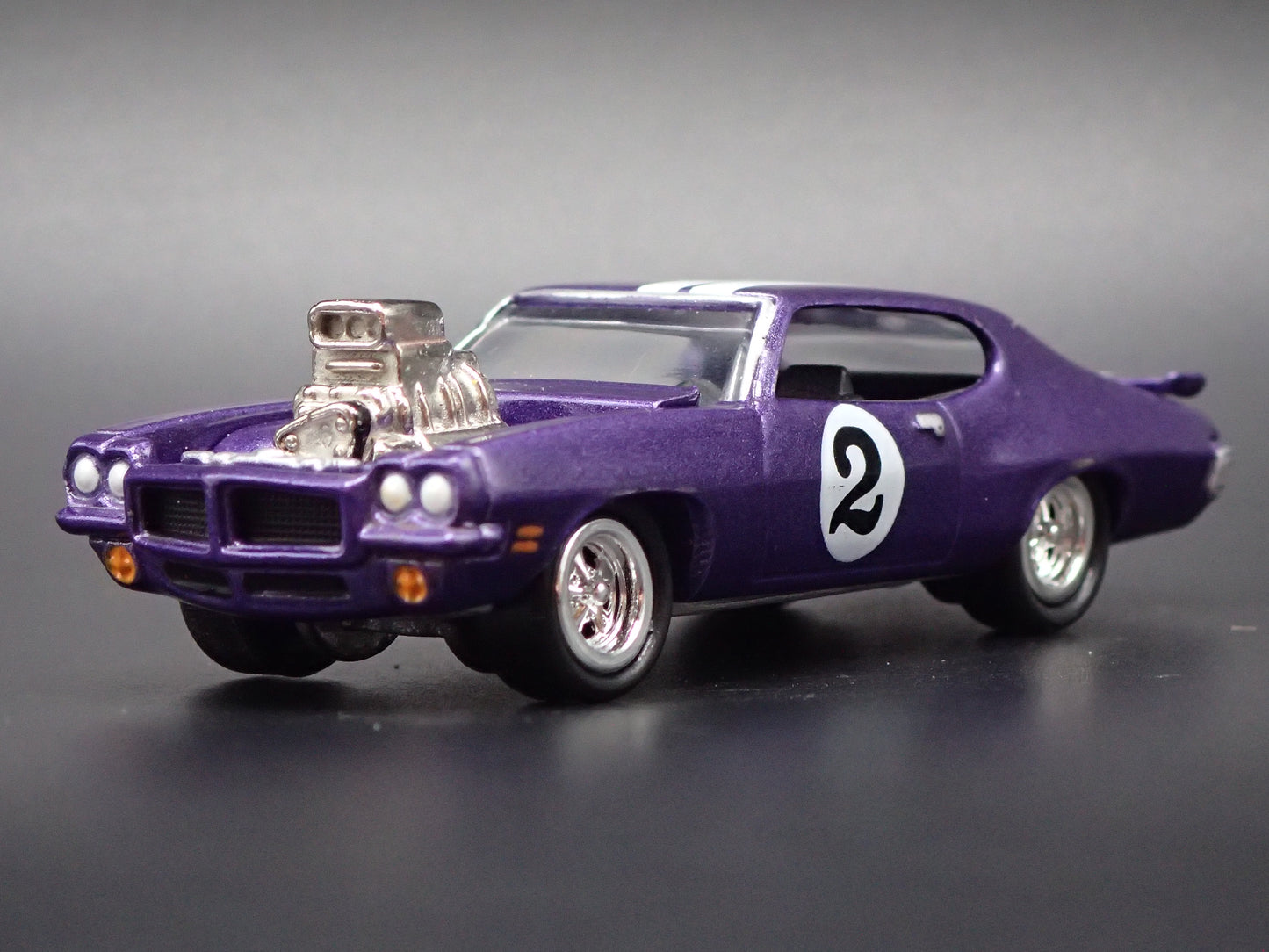 1971 71 PONTIAC GTO PURPLE 1/64 SCALE COLLECTIBLE DIORAMA DIECAST MODEL CAR