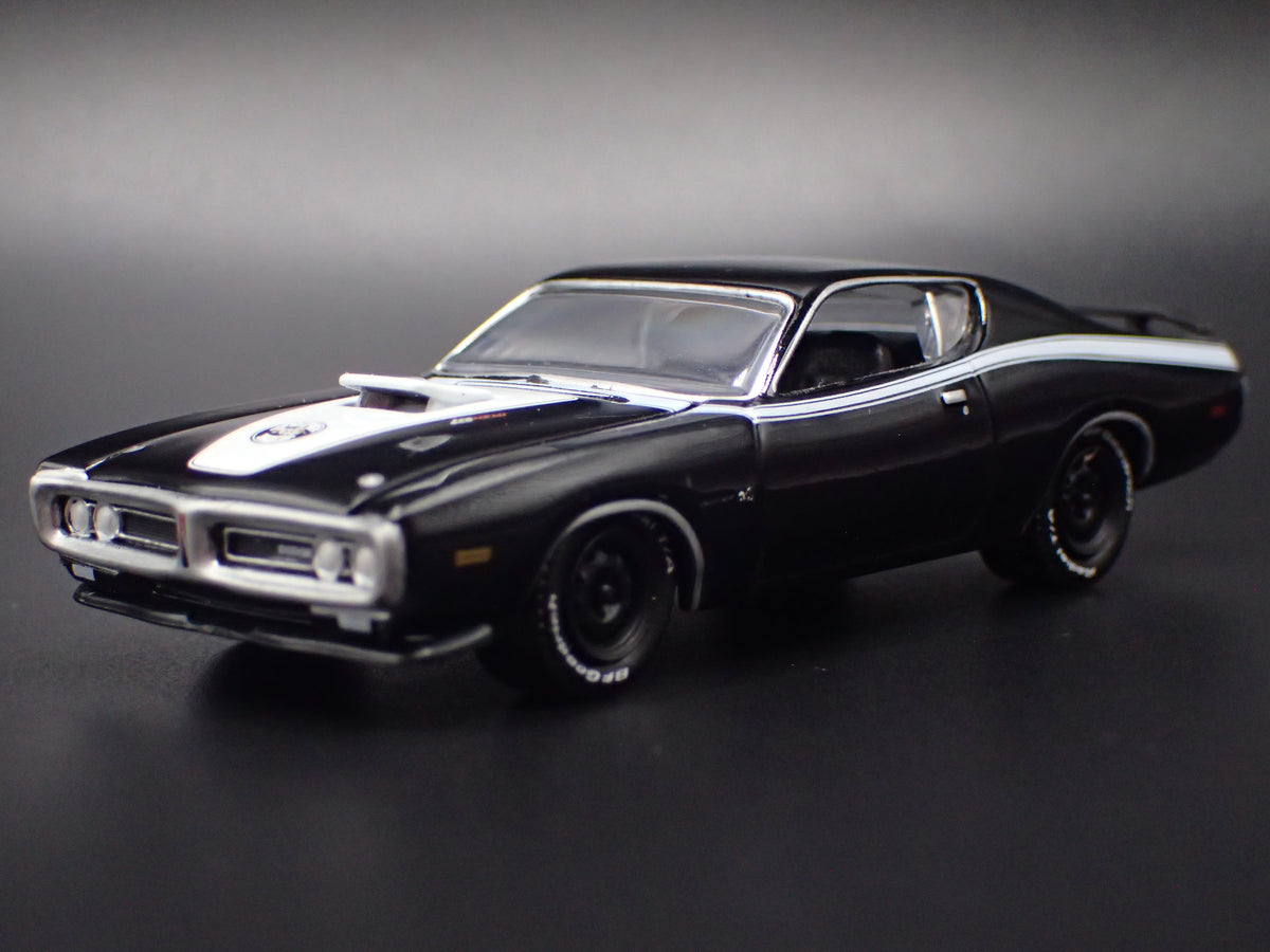 1971 71 DODGE CHARGER SUPER BEE BLACK 1:64 SCALE DIORAMA DIECAST MODEL CAR
