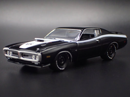 1971 71 DODGE CHARGER SUPER BEE BLACK 1:64 SCALE DIORAMA DIECAST MODEL CAR