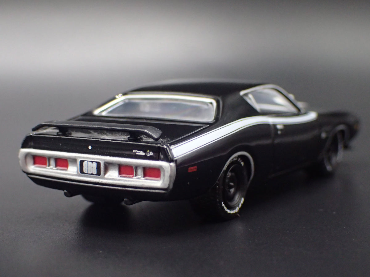 1971 71 DODGE CHARGER SUPER BEE BLACK 1:64 SCALE DIORAMA DIECAST MODEL CAR