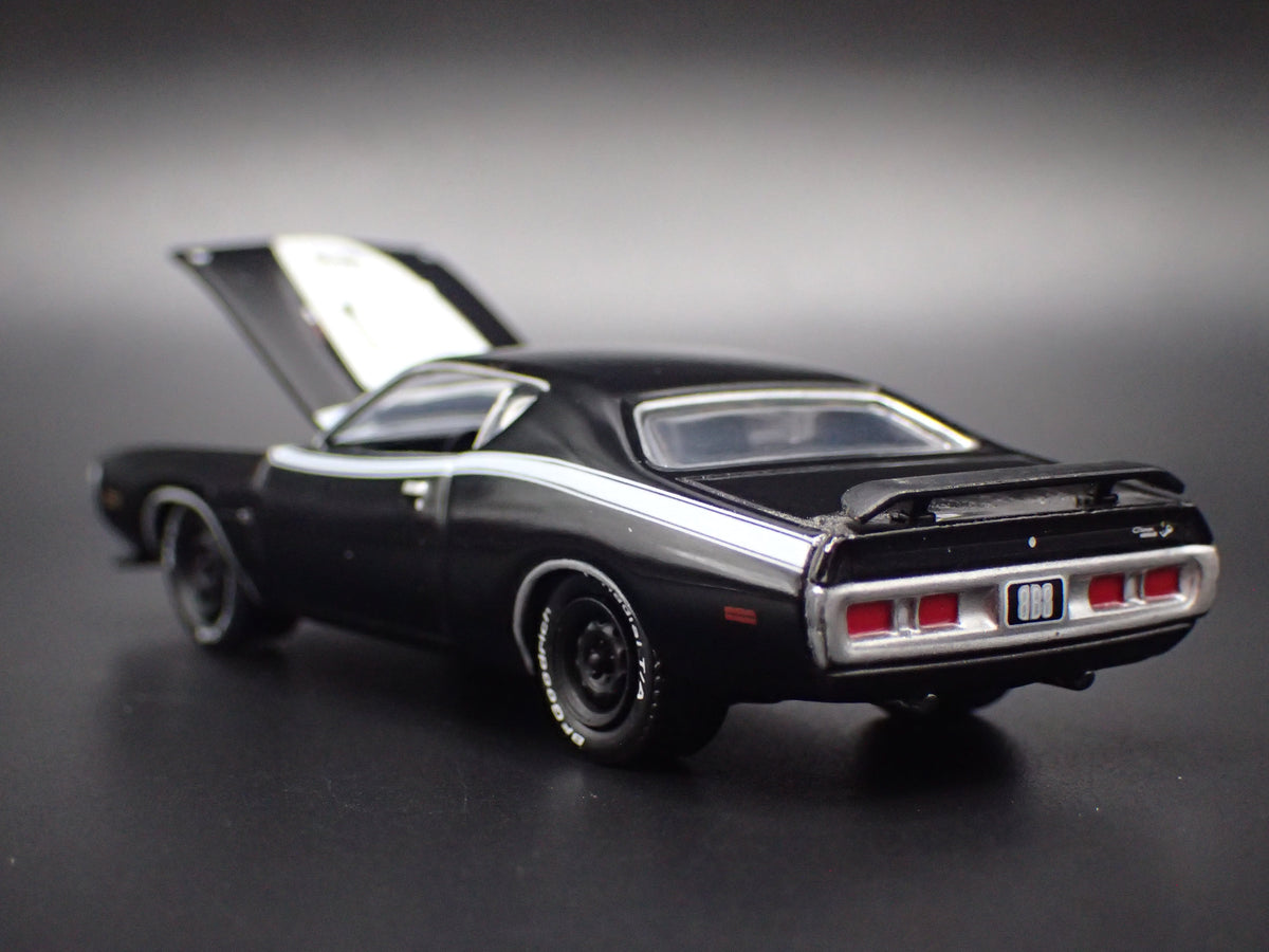 1971 71 DODGE CHARGER SUPER BEE BLACK 1:64 SCALE DIORAMA DIECAST MODEL CAR