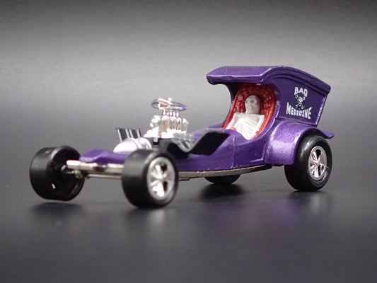 BAD MEDICINE DRAGSTER TOM DANIELS CUSTOM 1:64 SCALE DIORAMA DIECAST MODEL CAR