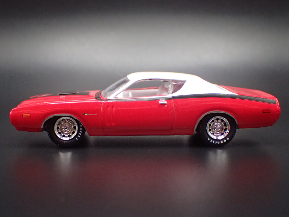 1971 71 DODGE CHARGER SUPER BEE RED 1:64 SCALE DIORAMA DIECAST MODEL CAR