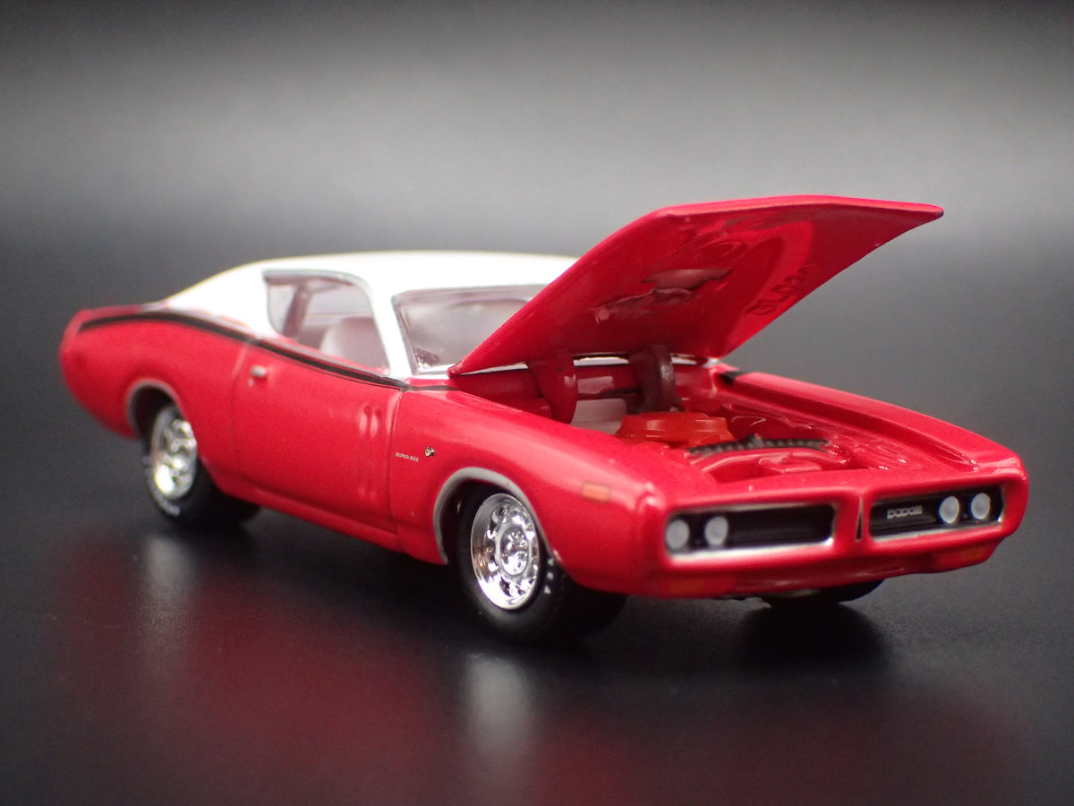 1971 71 DODGE CHARGER SUPER BEE RED 1:64 SCALE DIORAMA DIECAST MODEL CAR