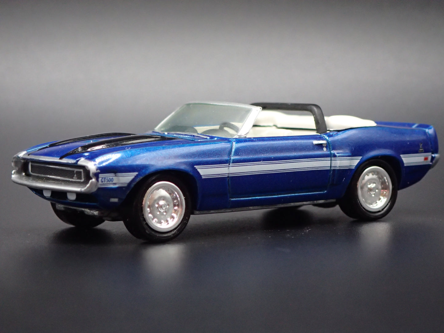 1970 70 FORD MUSTANG SHELBY GT500 CONVERTIBLE 1/64 SCALE DIECAST MODEL CAR