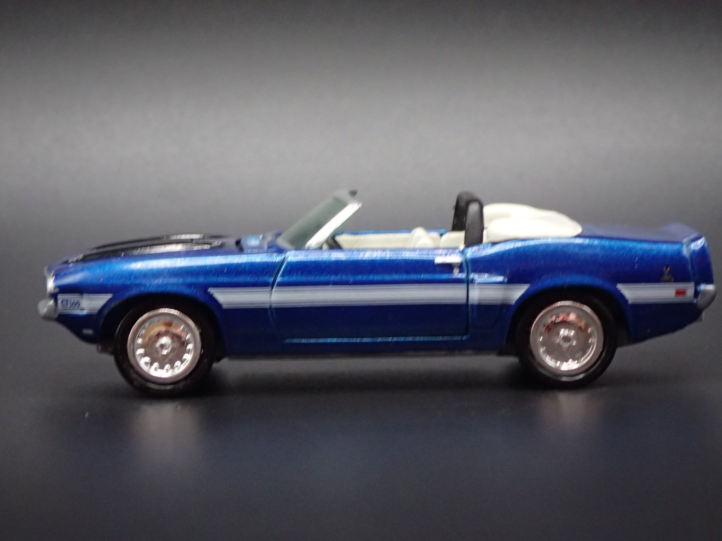 1970 70 FORD MUSTANG SHELBY GT500 CONVERTIBLE 1/64 SCALE DIECAST MODEL CAR