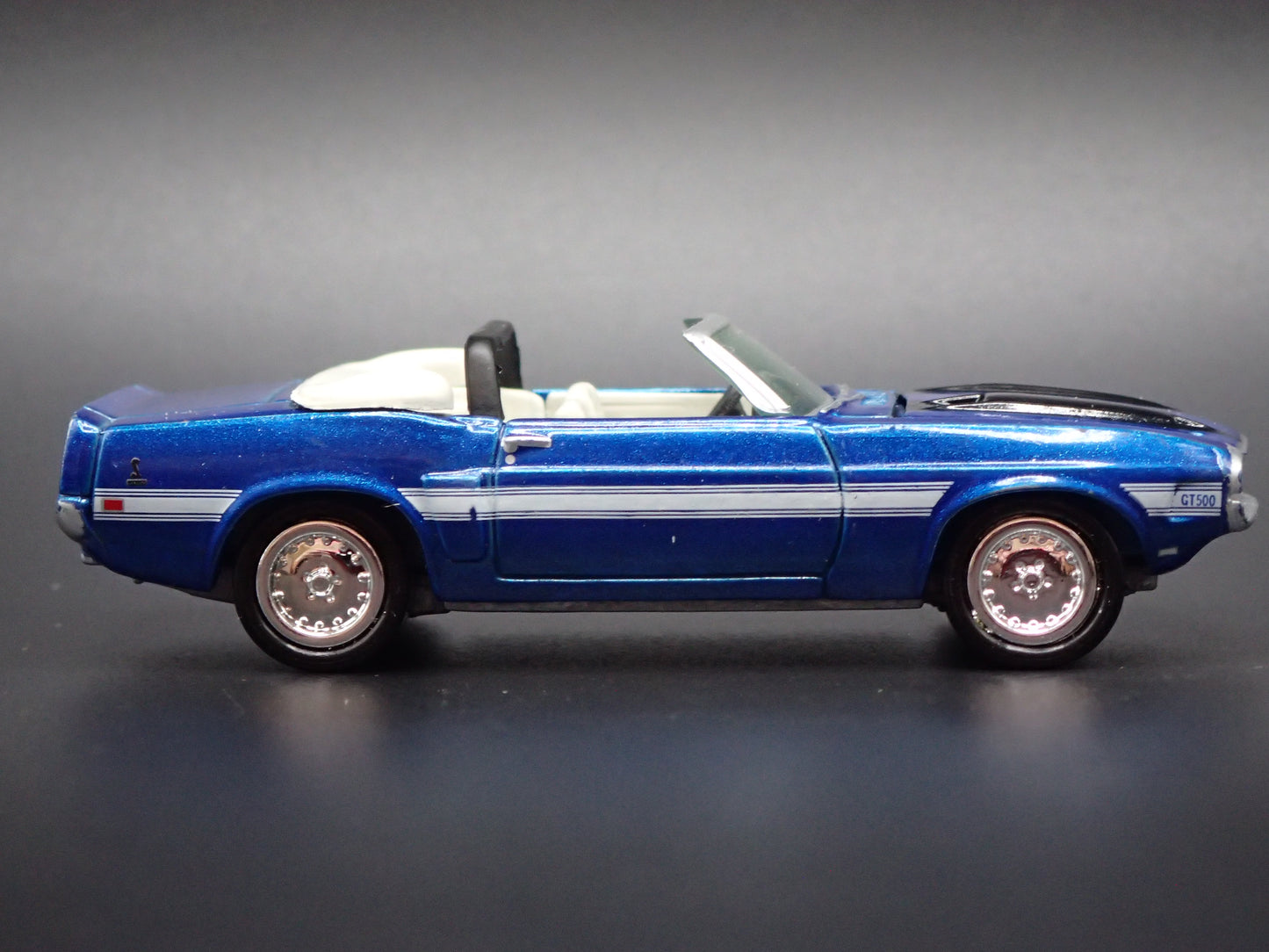 1970 70 FORD MUSTANG SHELBY GT500 CONVERTIBLE 1/64 SCALE DIECAST MODEL CAR