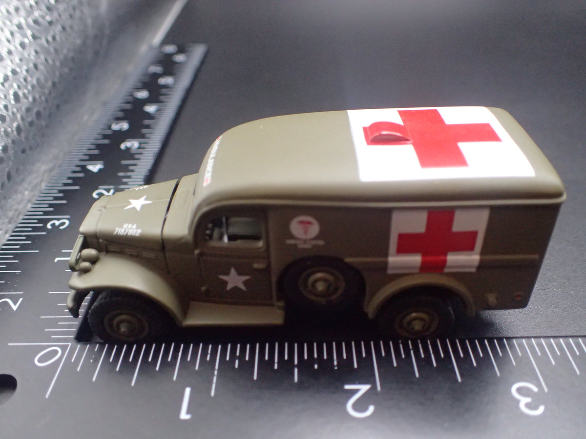 WWII GMC WC54 ARMY MILITARY AMBULANCE RARE 1:64 SCALE DIORAMA DIECAST MODEL CAR