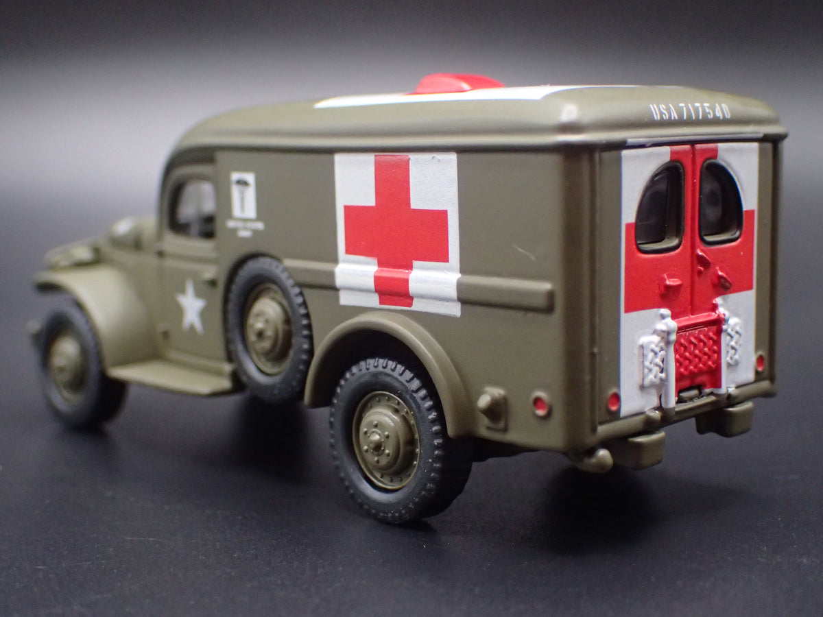WWII GMC WC54 ARMY MILITARY AMBULANCE RARE 1:64 SCALE DIORAMA DIECAST MODEL CAR