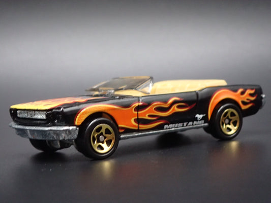 1965 65 FORD MUSTANG CONVERTIBLE BLACK 1:64 SCALE DIORAMA DIECAST MODEL CAR