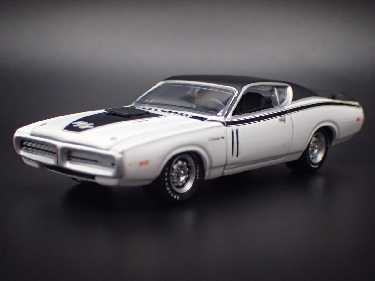 1971 71 DODGE CHARGER RT WHITE 1:64 SCALE COLLECTIBLE DIECAST MODEL CAR