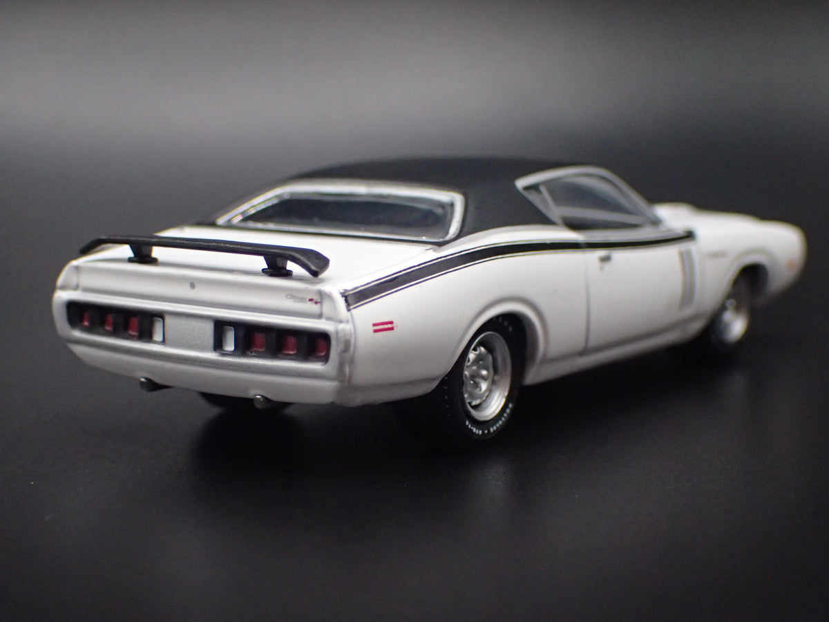1971 71 DODGE CHARGER RT WHITE 1:64 SCALE COLLECTIBLE DIECAST MODEL CAR