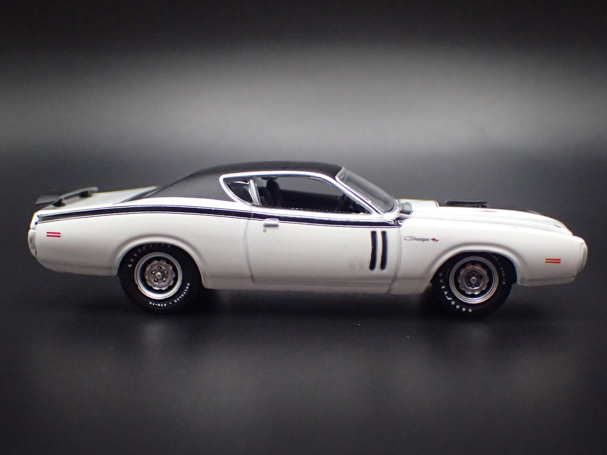 1971 71 DODGE CHARGER RT WHITE 1:64 SCALE COLLECTIBLE DIECAST MODEL CAR