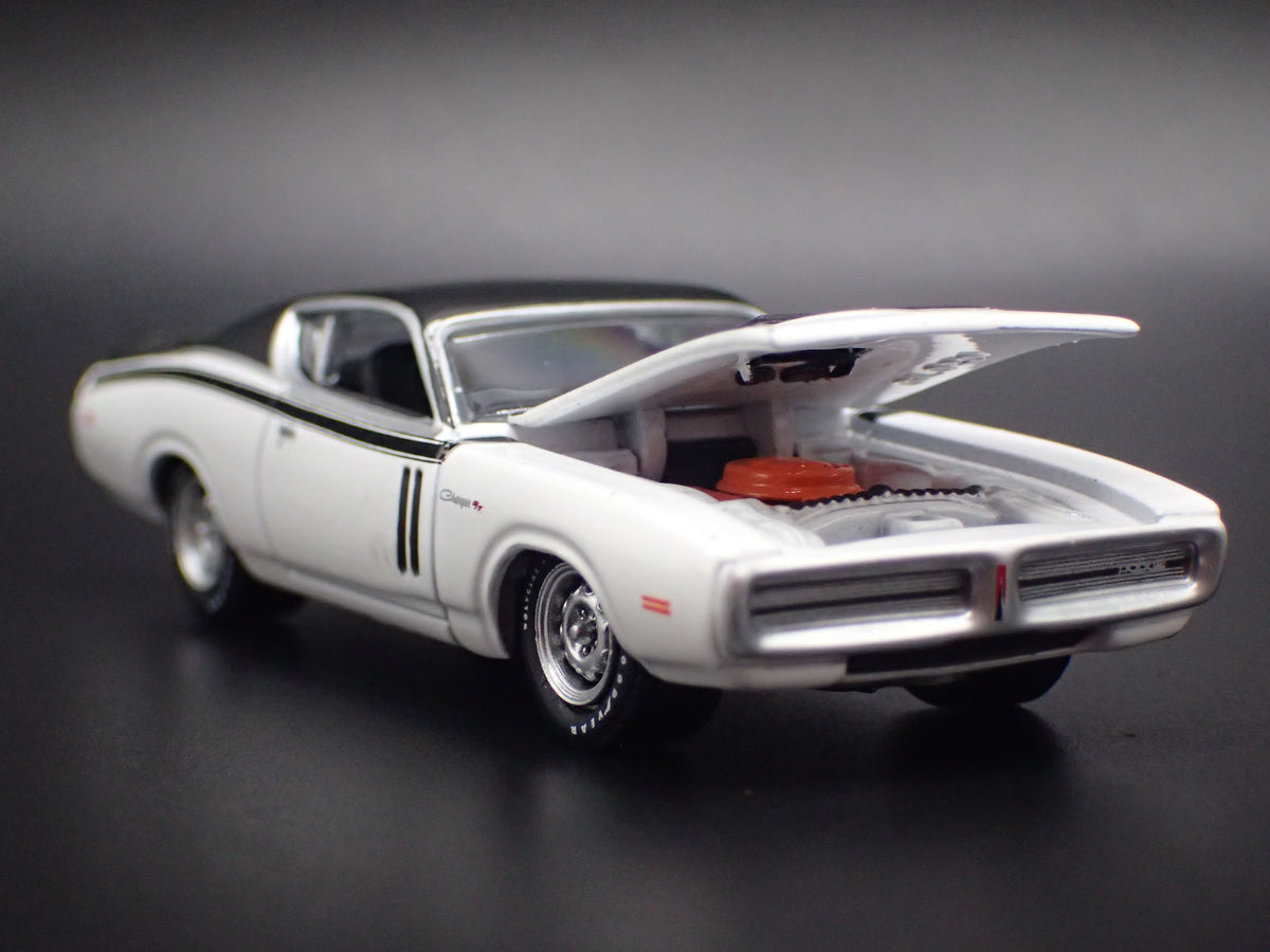 1971 71 DODGE CHARGER RT WHITE 1:64 SCALE COLLECTIBLE DIECAST MODEL CAR