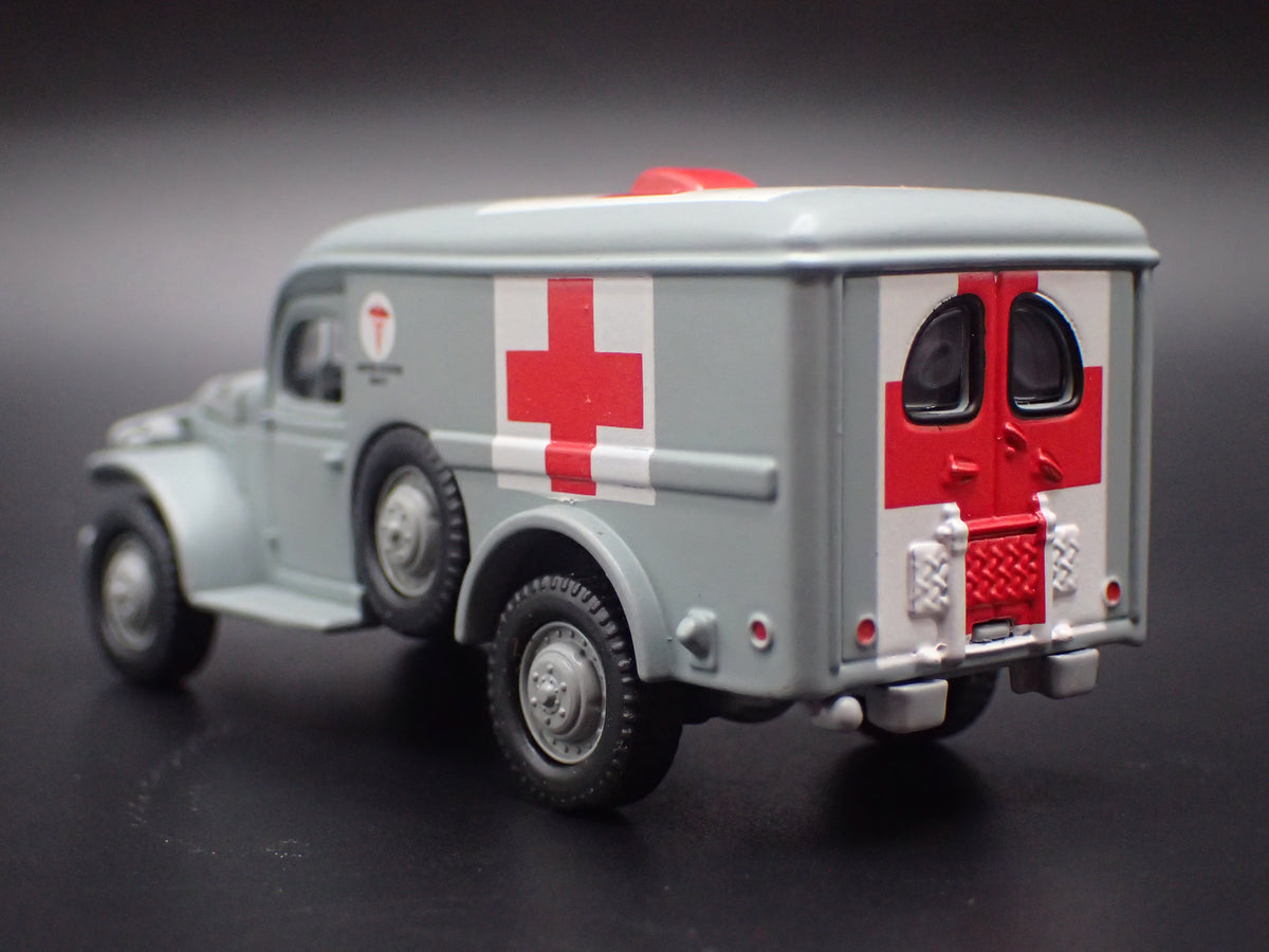 WWII GMC WC54 ARMY MILITARY AMBULANCE GRAY 1:64 SCALE DIORAMA DIECAST MODEL CAR