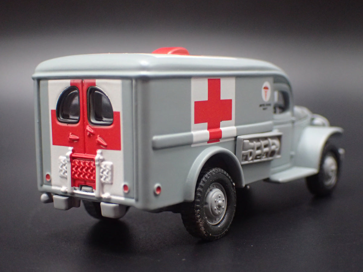 WWII GMC WC54 ARMY MILITARY AMBULANCE GRAY 1:64 SCALE DIORAMA DIECAST MODEL CAR