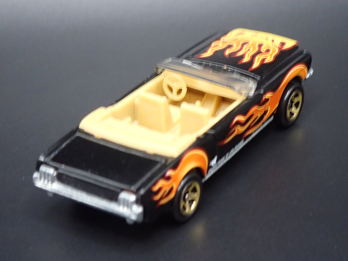 1965 65 FORD MUSTANG CONVERTIBLE BLACK 1:64 SCALE DIORAMA DIECAST MODEL CAR
