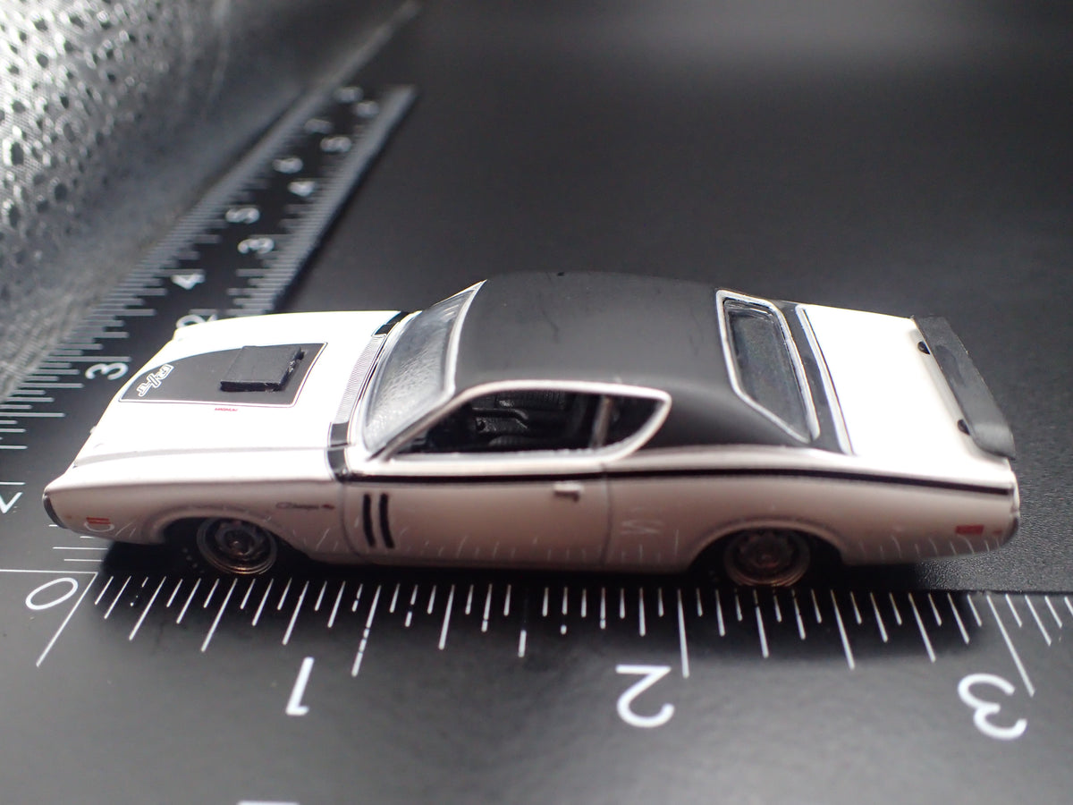 1971 71 DODGE CHARGER RT WHITE 1:64 SCALE COLLECTIBLE DIECAST MODEL CAR