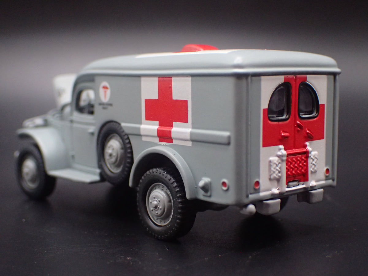 WWII GMC WC54 ARMY MILITARY AMBULANCE GRAY 1:64 SCALE DIORAMA DIECAST MODEL CAR