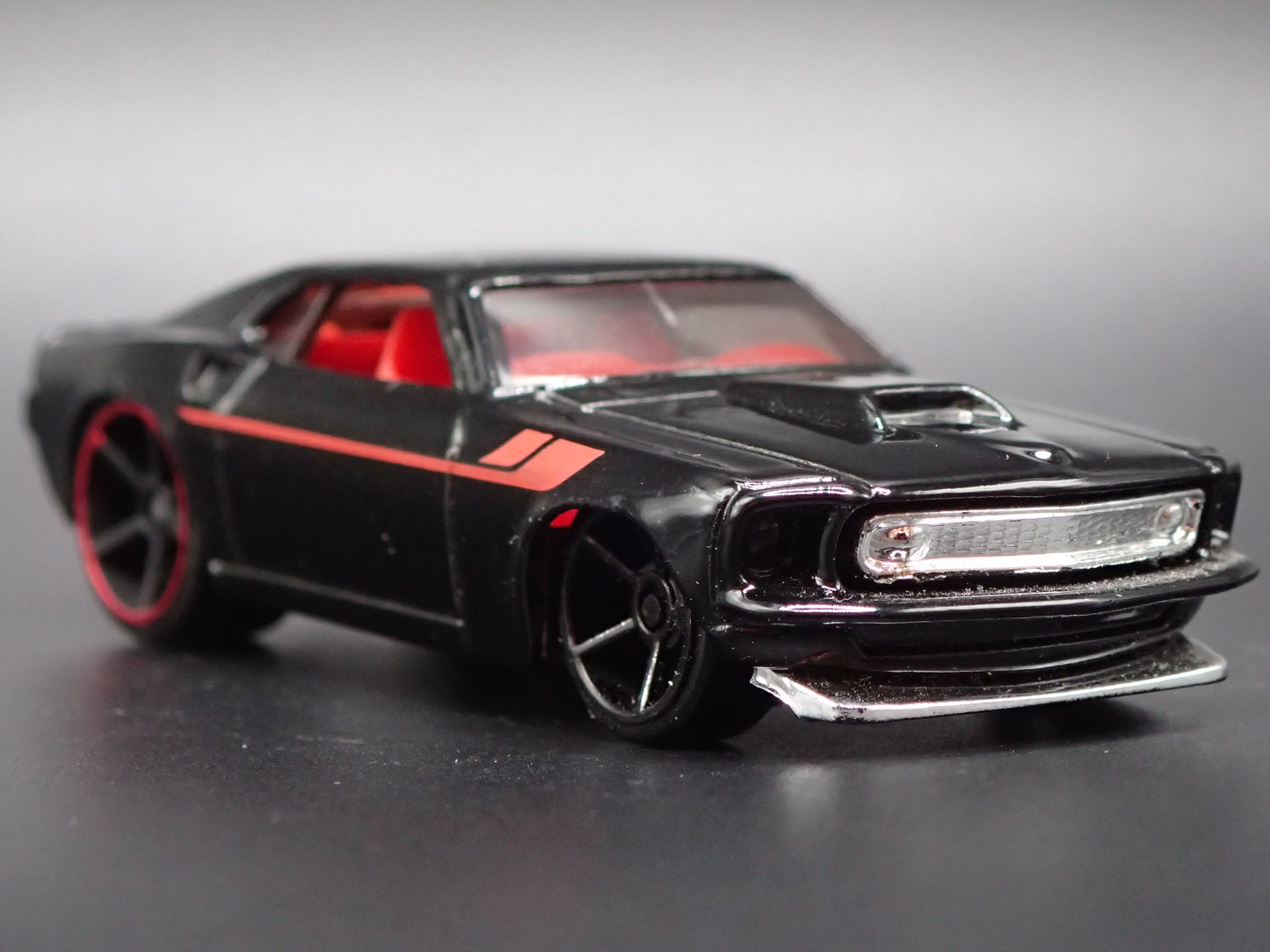 1969 69 FORD MUSTANG BOSS 302 FASTBACK BLACK 1:64 SCALE DIORAMA DIECAST MODEL CAR