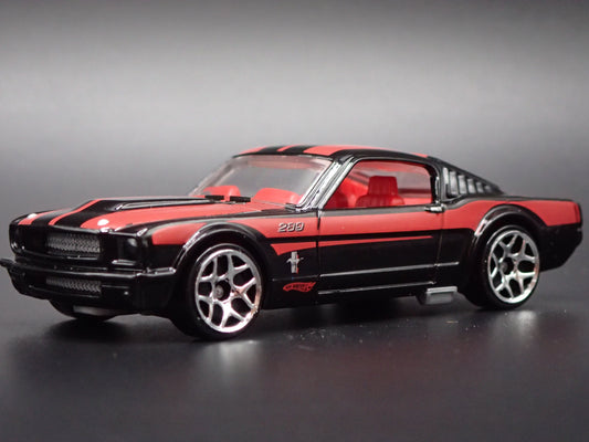 1965 65 FORD MUSTANG BLACK 1:64 SCALE DIORAMA DIECAST MODEL CAR