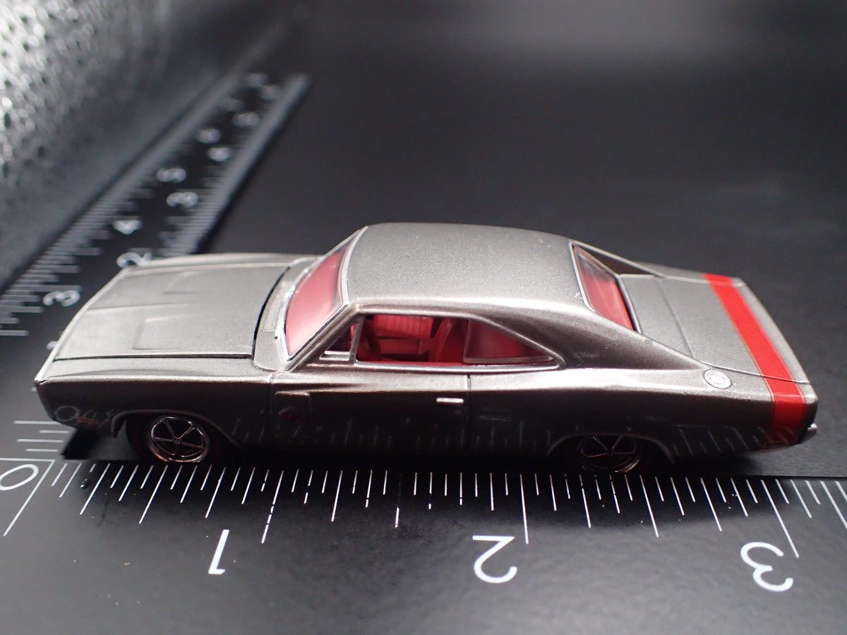 1970 70 DODGE CHARGER R/T SILVER 1:64 SCALE COLLECTIBLE DIECAST MODEL CAR