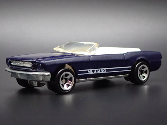 1965 65 FORD MUSTANG CONVERTIBLE 1:64 SCALE LIMITED DIORAMA DIECAST MODEL CAR