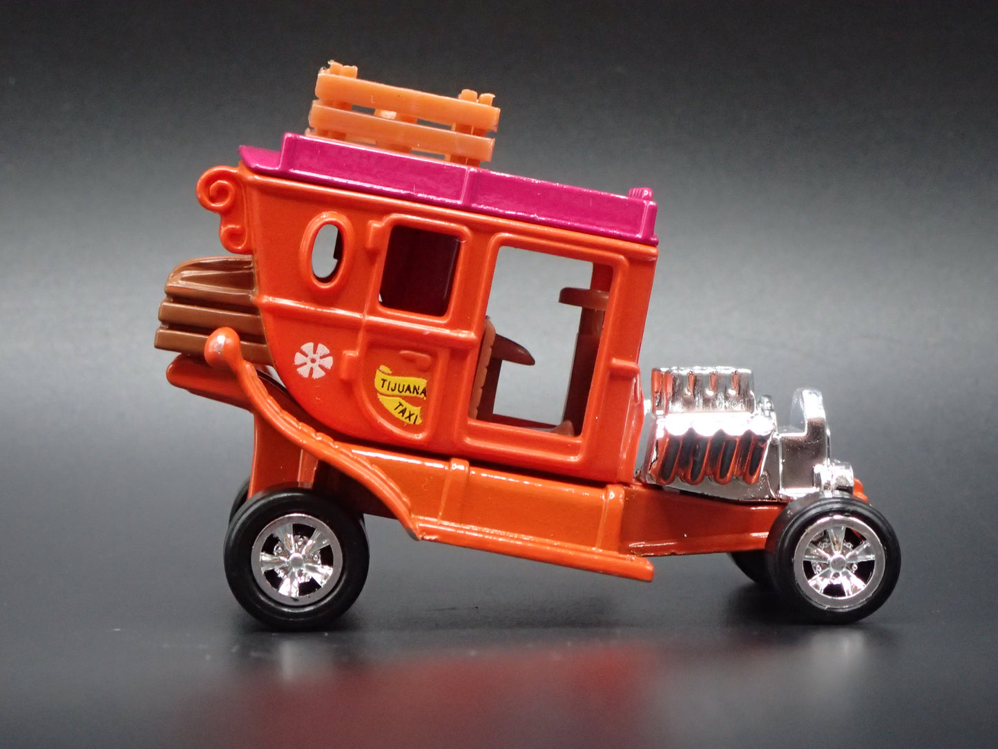 TIJUANA TAXI TOM DANIELS CUSTOM 1:64 SCALE COLLECTIBLE DIORAMA DIECAST MODEL CAR