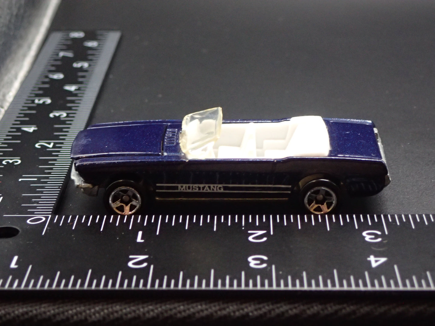 1965 65 FORD MUSTANG CONVERTIBLE 1:64 SCALE LIMITED DIORAMA DIECAST MODEL CAR