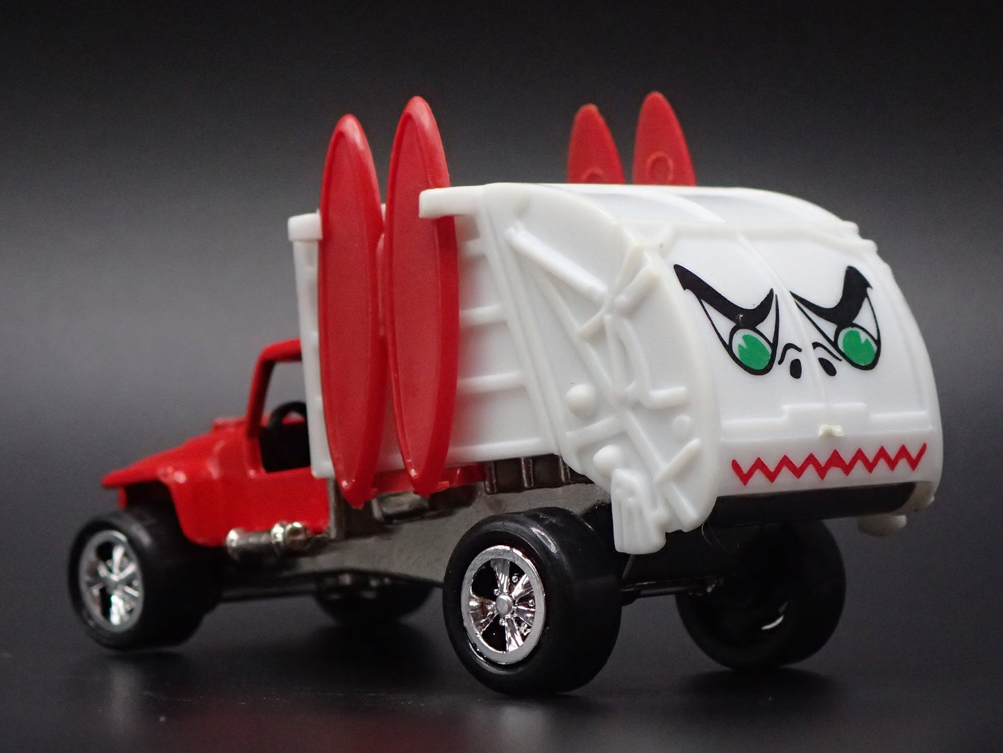 GARBAGE TRUCK TOM DANIELS CUSTOM RED 1:64 SCALE DIORAMA DIECAST MODEL CAR